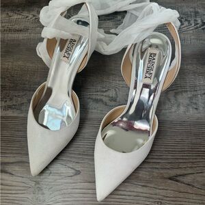 Badgley Mischka Blaze pump